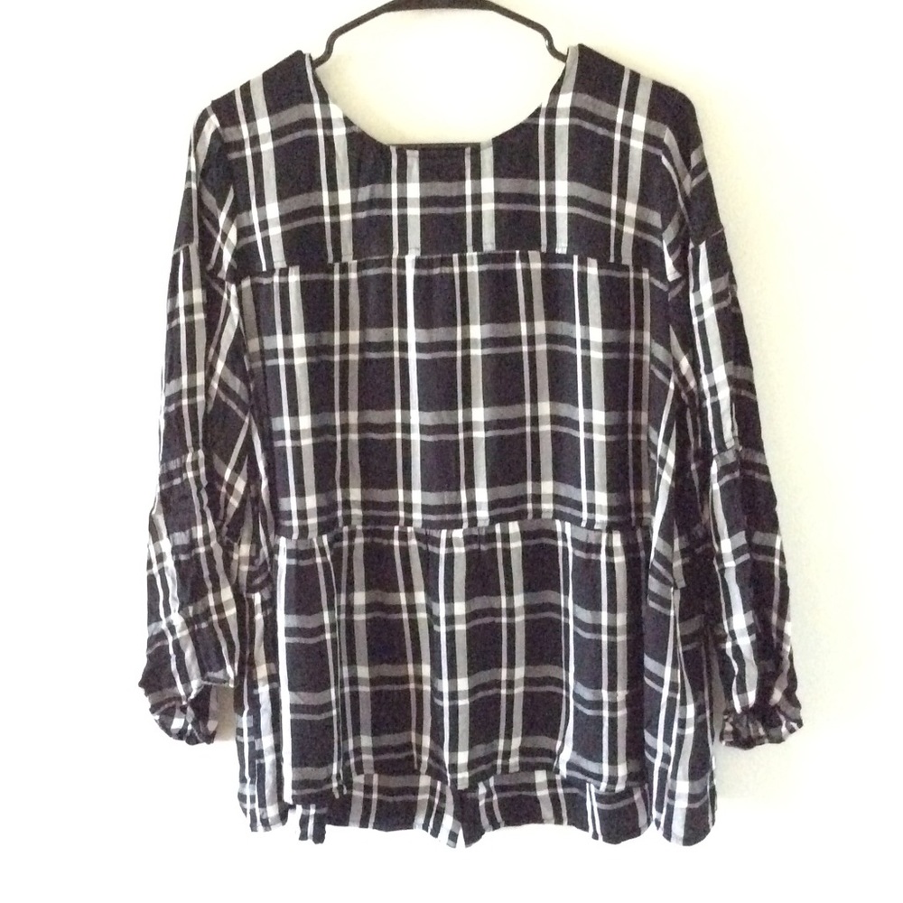 a.n.a long sleeve shirt size large